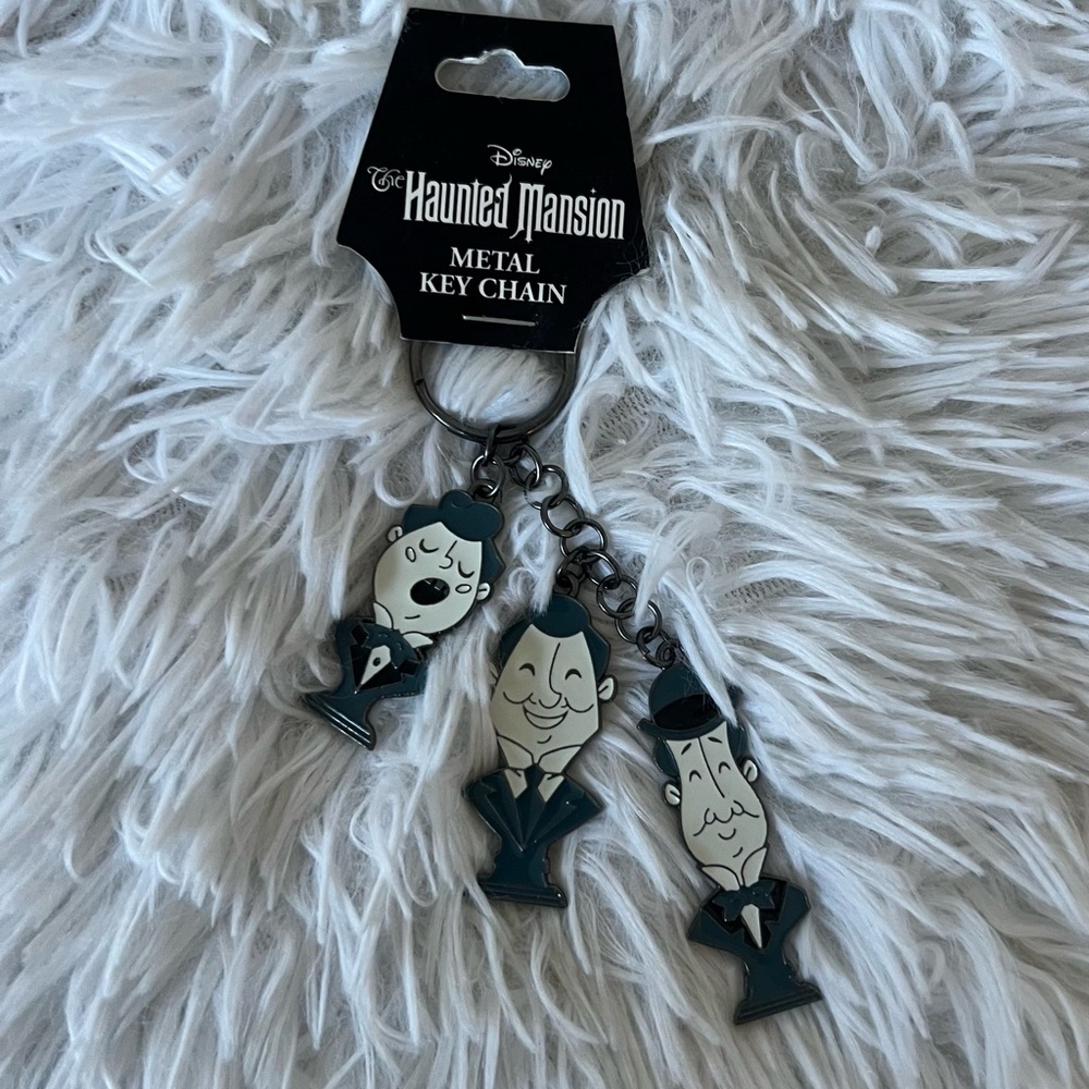 Disney Haunted Mansion busts key chain